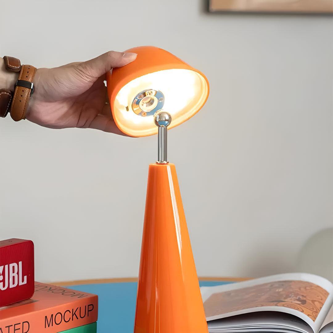 **Moderne Kabellose Tischlampe Kegelschirm – Künstlerisches Licht für Jeden Raum** 5