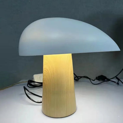Nordic Kleine Tischlampe – Stilvolle LED-Beleuchtung für Gemütliche Abende 4