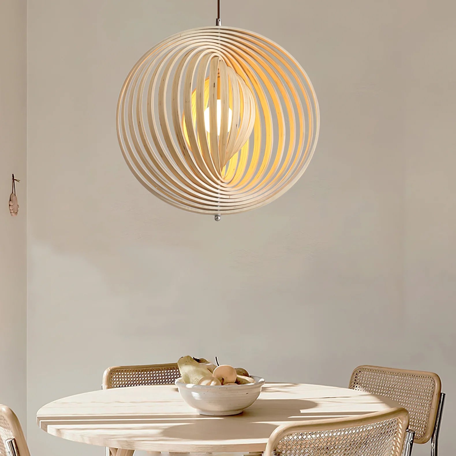 Oasis Pendelleuchte Esstisch – Stilvolles Holzdesign mit Warmem Licht 4