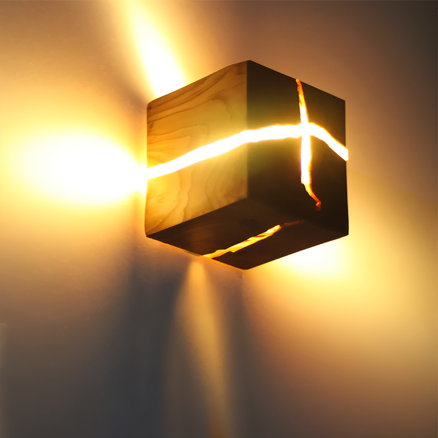 QuadCrackle Wandleuchte Holz – Künstlerisches Lichtspiel für Ihr Zuhause 3