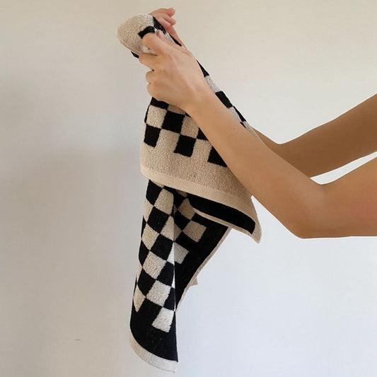 Retro Schachbrett Handtücher – Stilvolle Baumwollqualität für Ihr Bad 1