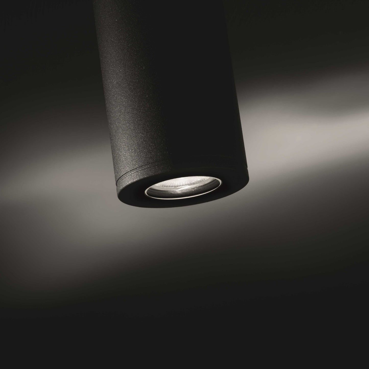Röhrenförmige LED Deckenleuchte IP66 – Stilvolle Beleuchtung Für Ihre Terrasse 2