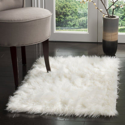 Safavieh Kunstschaffell Teppich FSS235A – Luxuriöse Eleganz Für Ihr Wohnzimmer 1