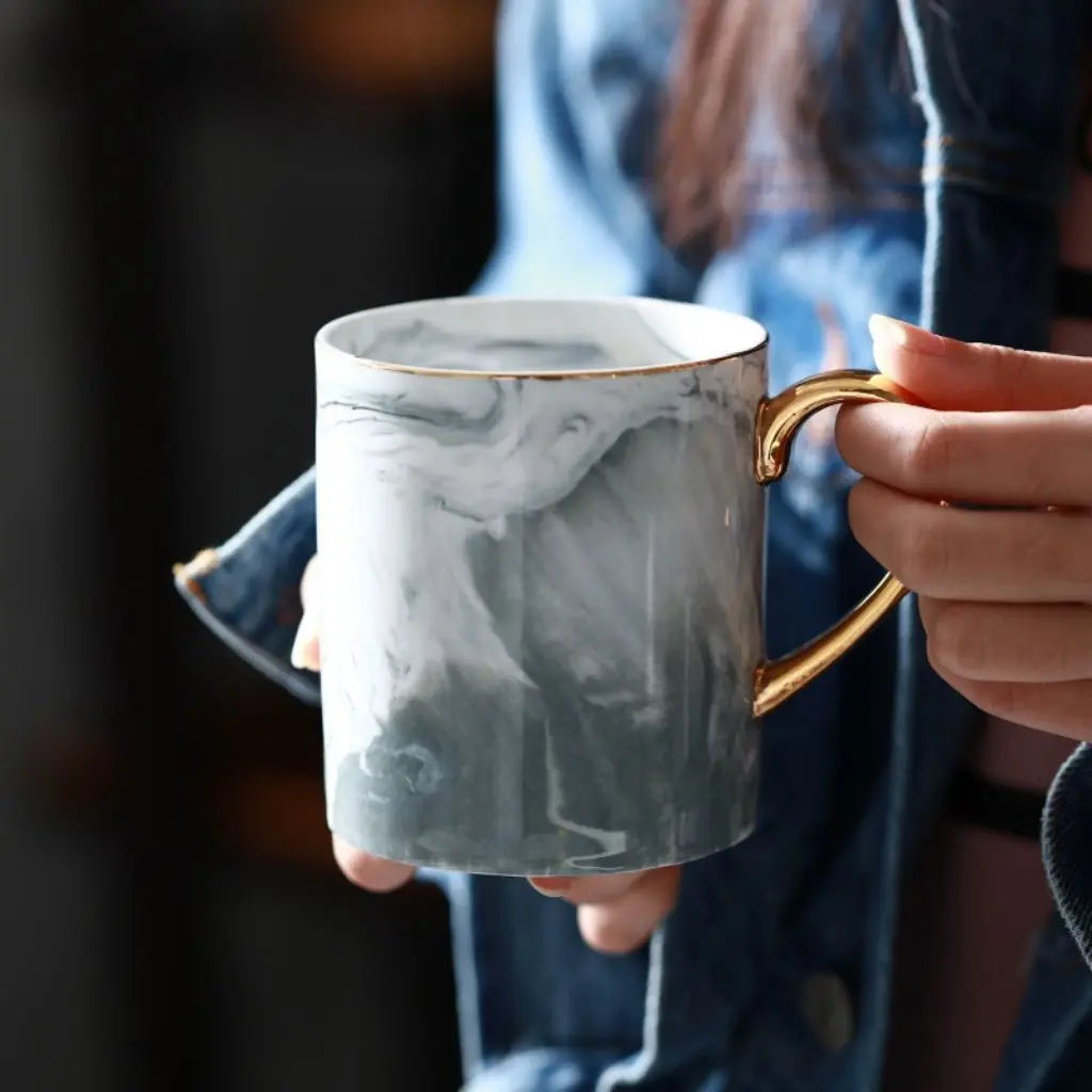 Sophia Marmor-Kaffeetasse Mit Goldenem Griff – Stilvolles Design Für Kaffeemomente 2