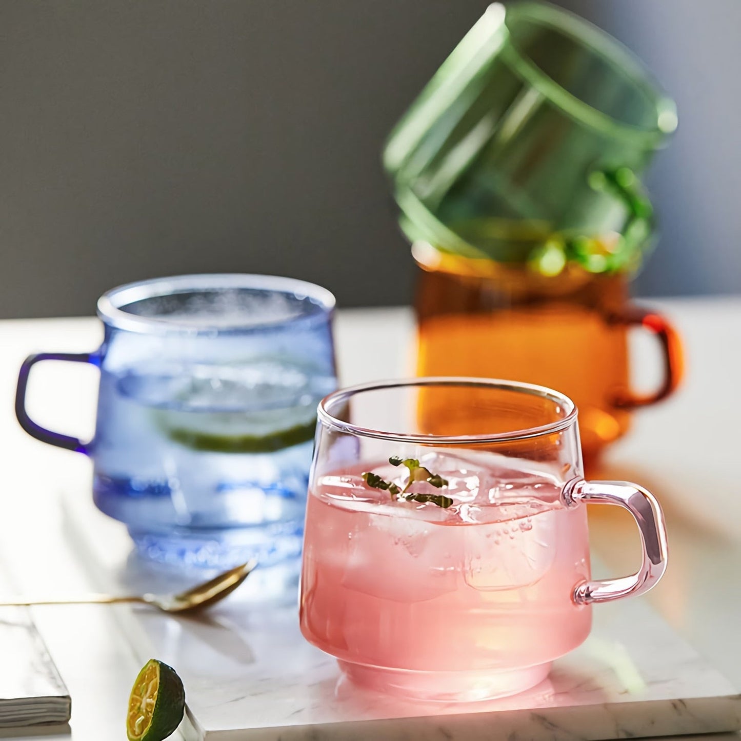 Teetasse Aus Farbigem Glas Mit Untertasse – Stilvolles Trinkerlebnis Für Teeliebhaber 1