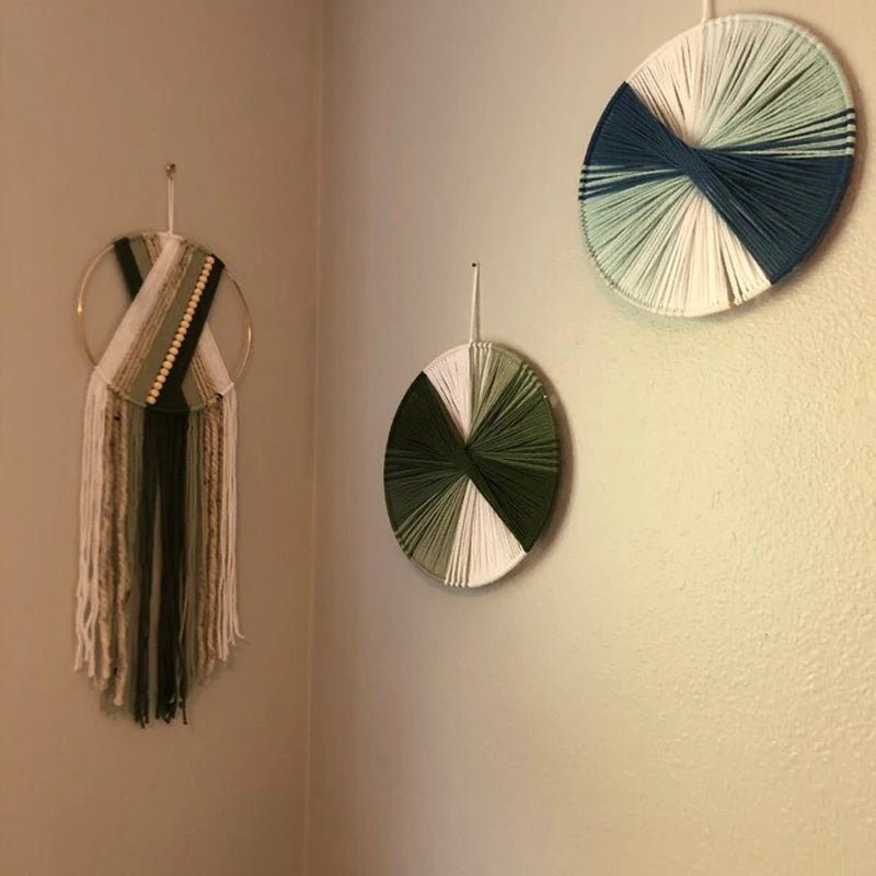 Thread Bloom Wandkunst – Handgefertigtes Fadenmuster Für Ein Modernes Ambiente 6