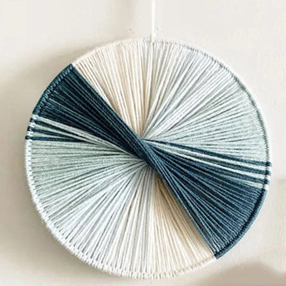 Thread Bloom Wandkunst – Handgefertigtes Fadenmuster Für Ein Modernes Ambiente 8