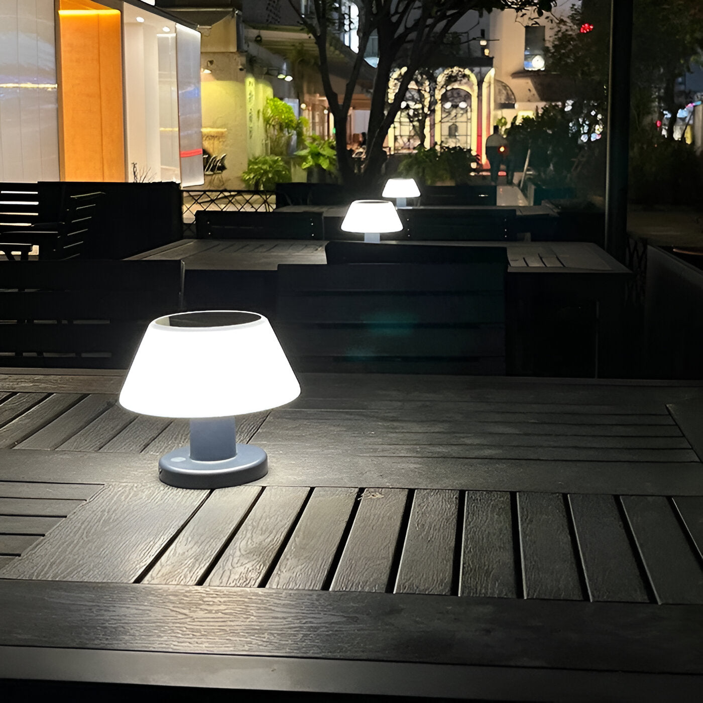 TinySolar Tischlampe Schwarz-Weiß – Nachhaltige Eleganz Für Ihr Zuhause 4