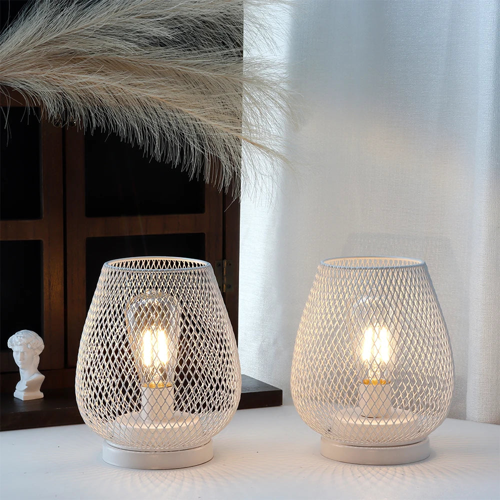 Tischlampe Set Aus Weißem Metall – Elegante Beleuchtung Für Gemütliche Anlässe 1