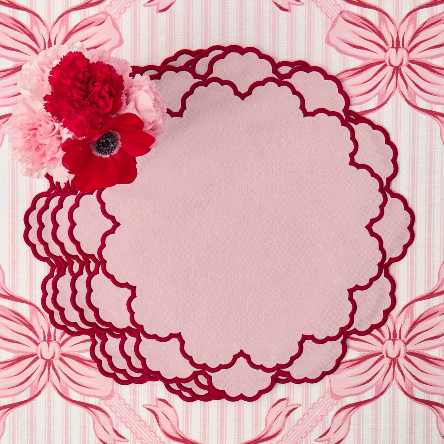 Tischsets Lily Rosa Rot – Abwaschbare Eleganz Für Romantische Anlässe 0