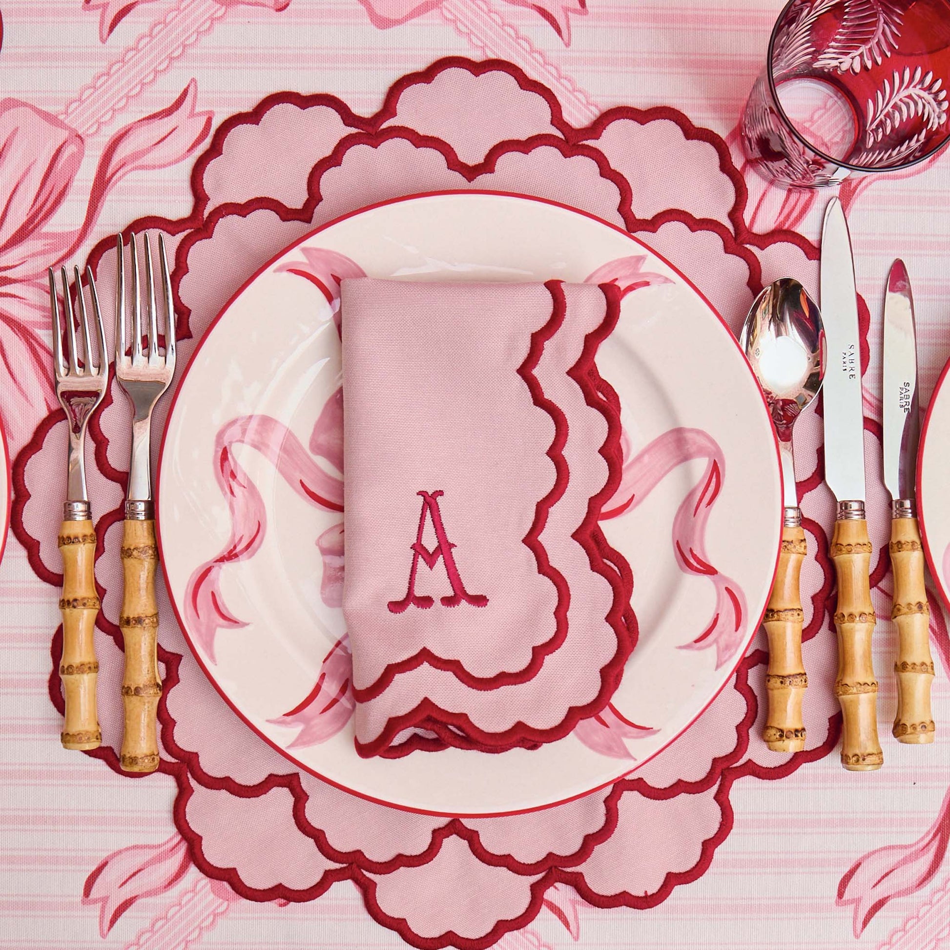 Tischsets Lily Rosa Rot – Abwaschbare Eleganz Für Romantische Anlässe 3