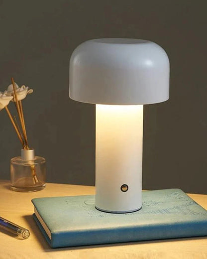 Tischlampe Kuppelschirm - Stilvolle Akzentbeleuchtung