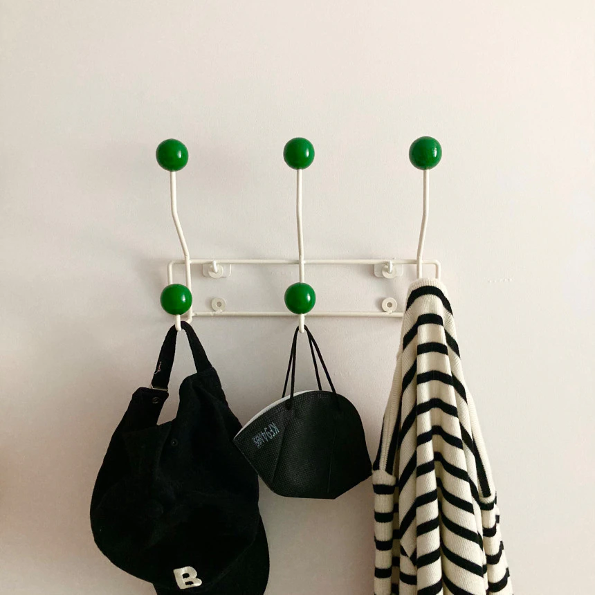 Vintage Garderobe Mit Drei Haken – Stilvolle Ordnung Für Ihr Zuhause 1