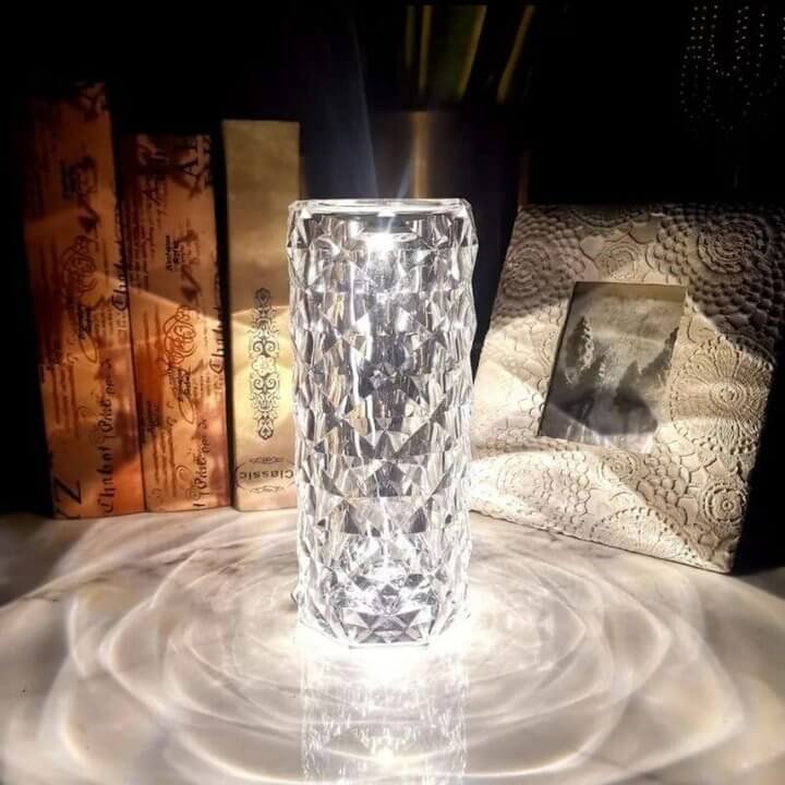 <strong>Bloom Tischlampe Kristall – Elegantes Polygonales Design für Romantische Atmosphäre</strong> 1