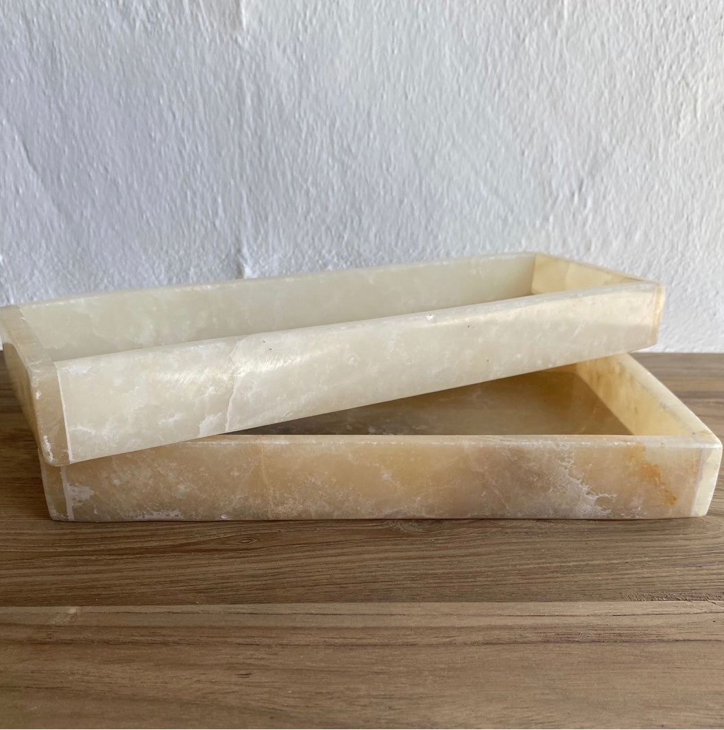 <strong>DAPHINA ONYX TABLETT – Einzigartiges Naturstein-Design</strong> 1