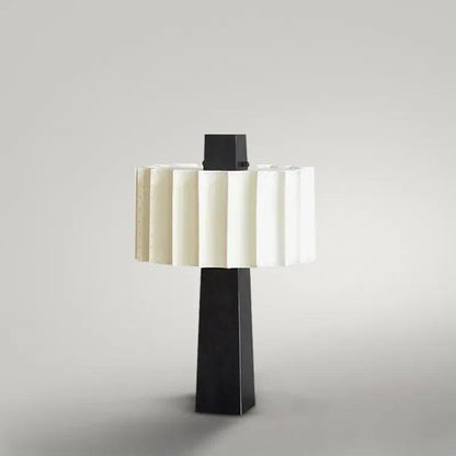 <strong>Elin Tischlampe – Stilvolle Beleuchtung für Ihr Zuhause</strong> 1