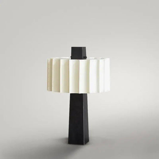 <strong>Elin Tischlampe – Stilvolle Beleuchtung für Ihr Zuhause</strong> 1