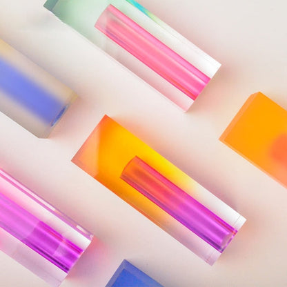<strong>Moderne Prisma-Acrylvase</strong> – Stilvolle Akzentuierung für Ihr Zuhause 3