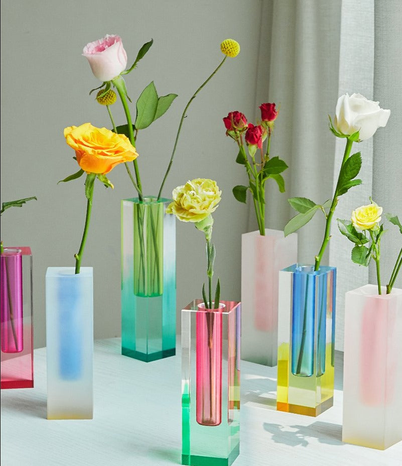 <strong>Moderne Prisma-Acrylvase</strong> – Stilvolle Akzentuierung für Ihr Zuhause 4