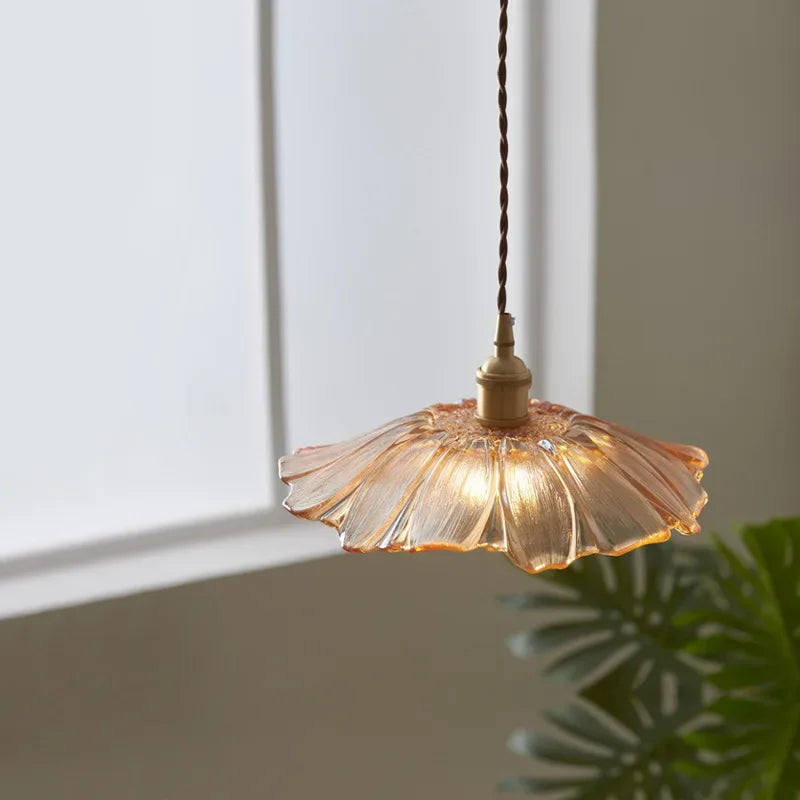 <strong>Vintage Blumen-Glas-Pendelleuchte</strong> – Elegantes Design für zeitlose Räume 6