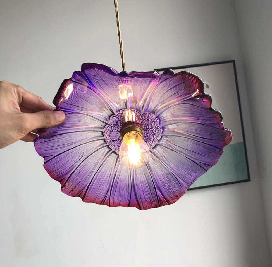<strong>Vintage Blumen-Glas-Pendelleuchte</strong> – Elegantes Design für zeitlose Räume 8