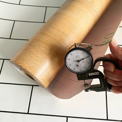<strong>Wasserdichter PVC-Wandaufkleber Holzmaserung</strong> – Stilvolle und Moderne Wandgestaltung 4